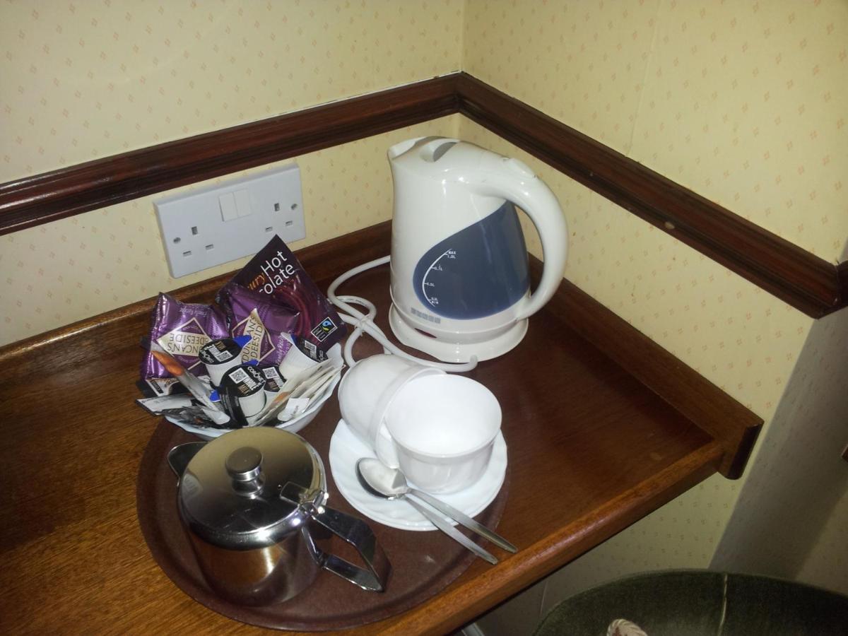 Caledonian Hotel Форт Аугустус Экстерьер фото